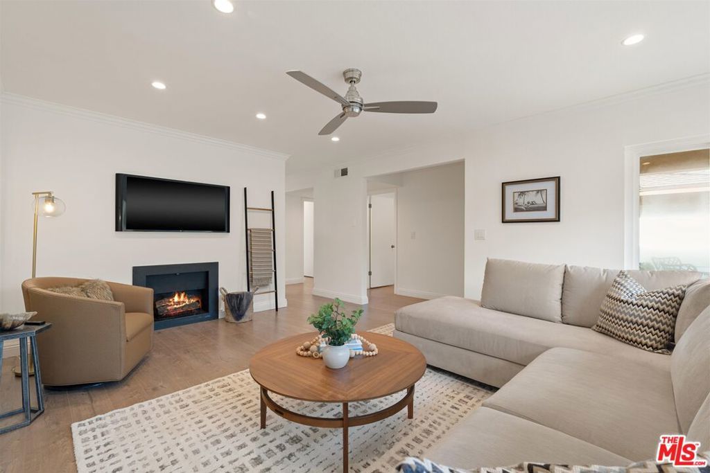 Photo of Listing #26665735