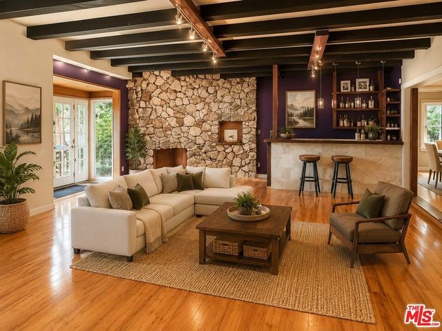 13522 Delano Street, Van Nuys