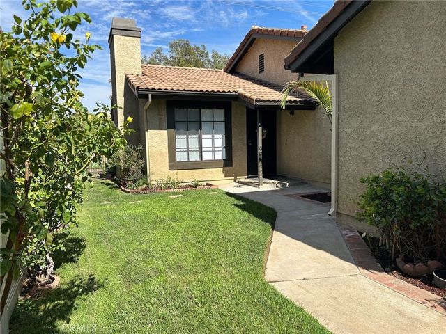 25768 Covala Court, Valencia