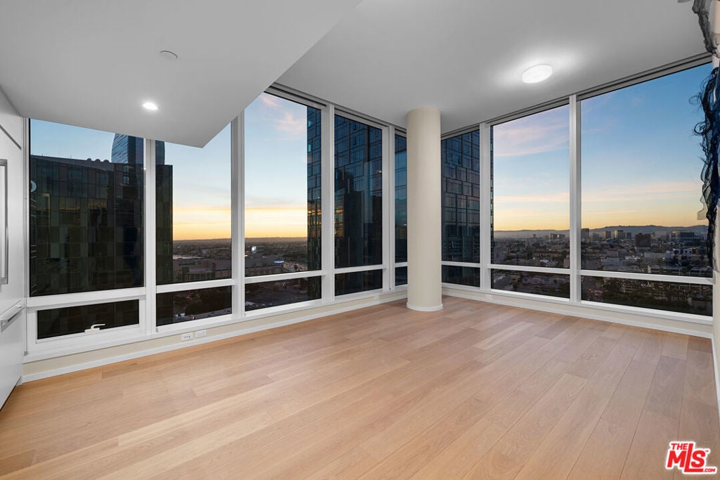 Photo of Listing #26669431