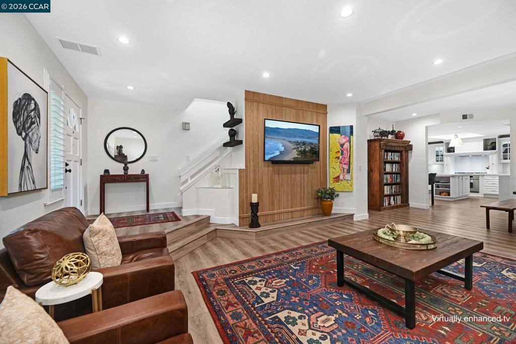 Photo of Listing #41128952