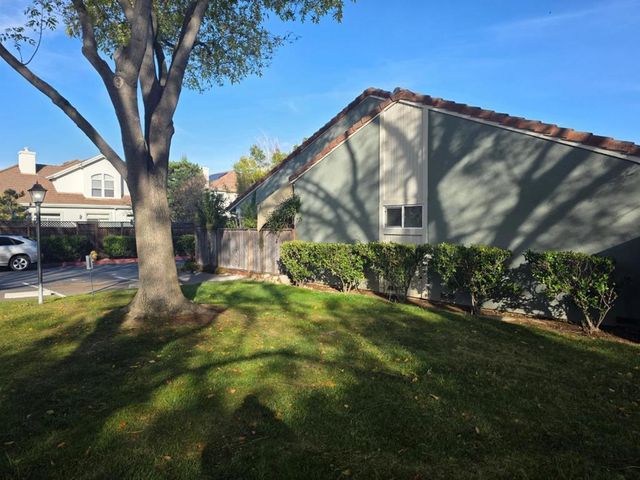 648 W Sunnyoaks Avenue, Campbell