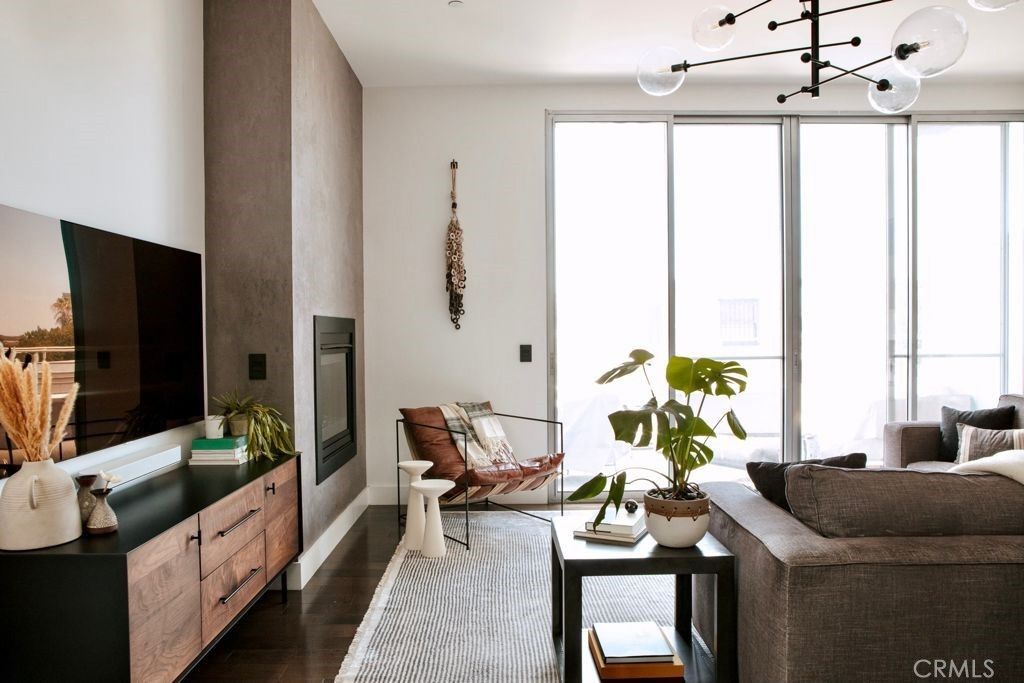 433 Pine # 408, Long Beach