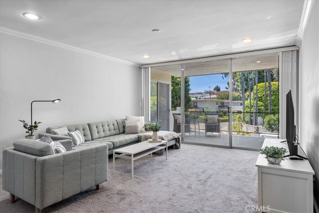 289 S Barrington Avenue # A203, Los Angeles