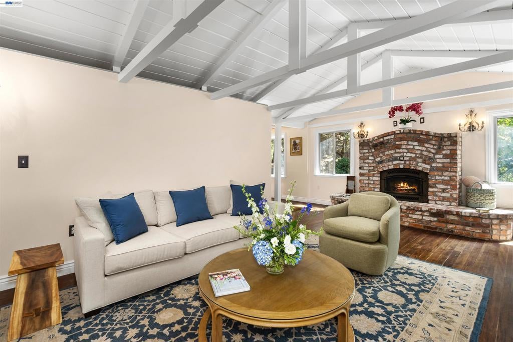 Photo of Listing #41129013