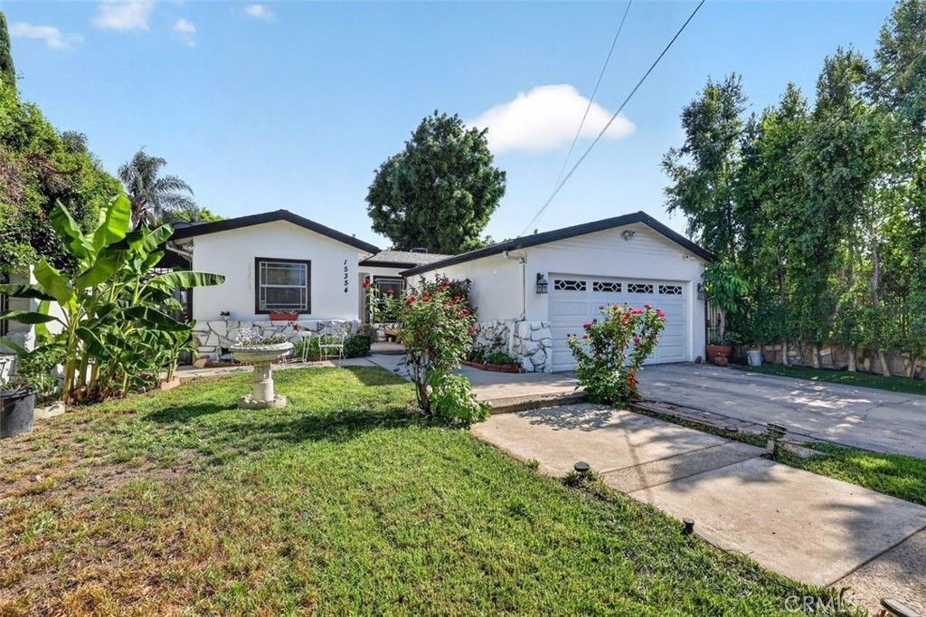 15354 Leadwell Street, Van Nuys
