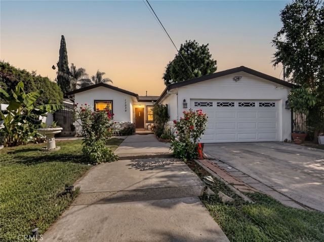 15354 Leadwell Street, Van Nuys