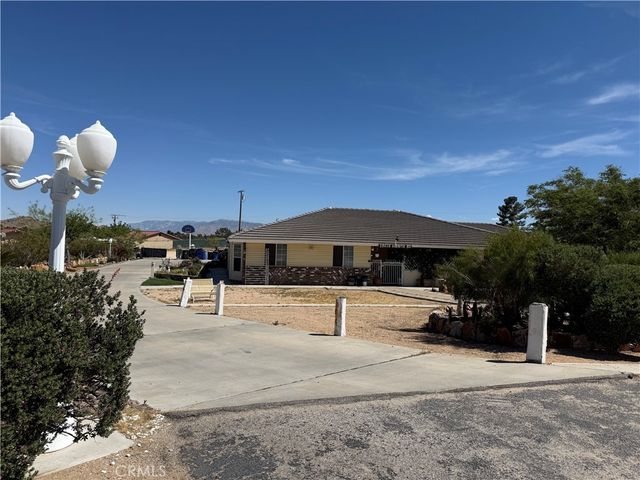 15435 Pirinda Road, Apple Valley