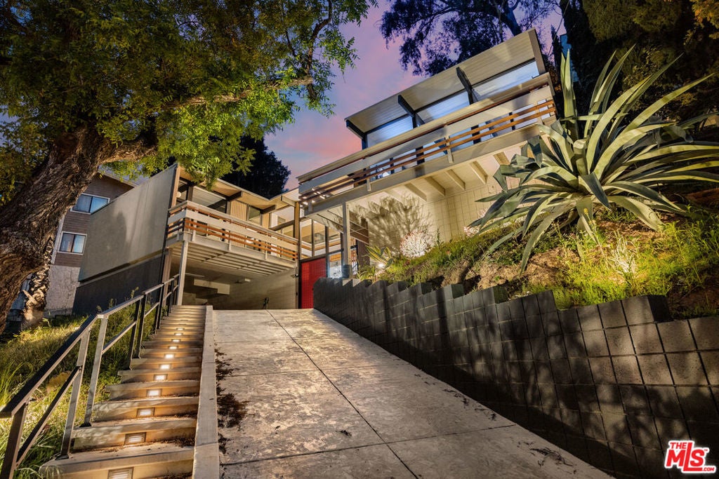 Photo of Listing #26670933