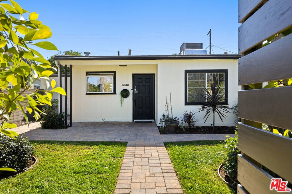 Photo of Listing #26671399