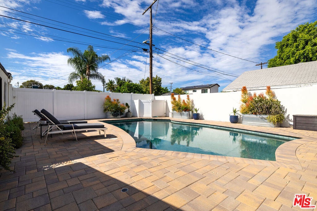 Photo of Listing #26671399