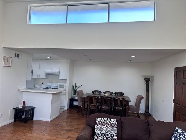 5700 Etiwanda # 264, Tarzana