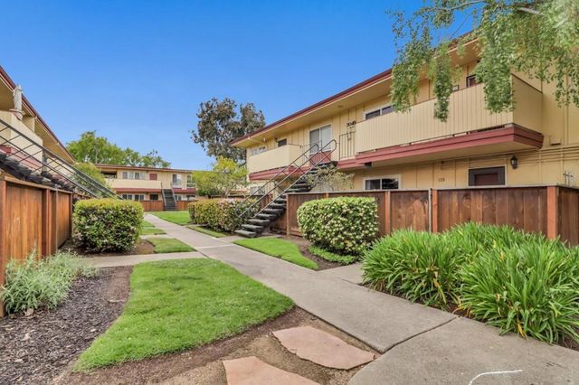3049 Los Prados Street # 223, San Mateo