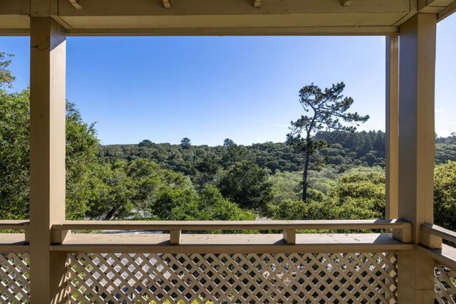 121 Quail Run Court, Del Rey Oaks