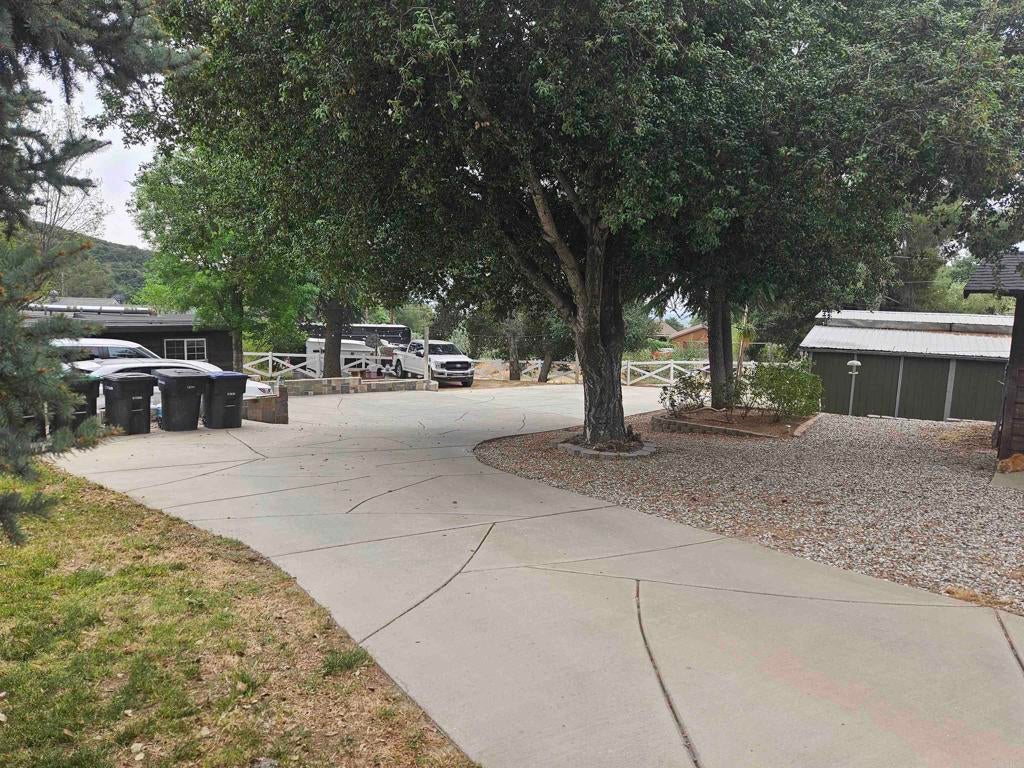 Photo of Listing #PTP2602401