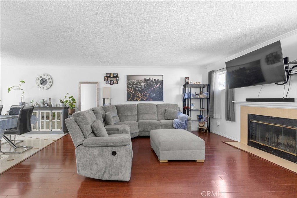 Photo of Listing #DW26068705