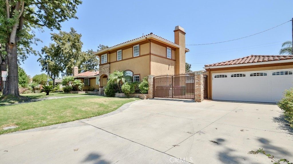4704 E Centralia Street, Long Beach