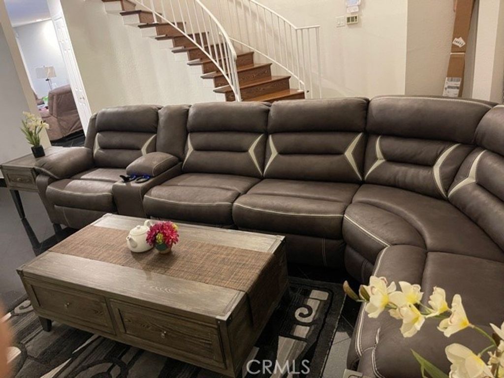 7708 Oakdale Avenue, Winnetka