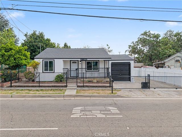 215 W Lugonia Ave, Redlands