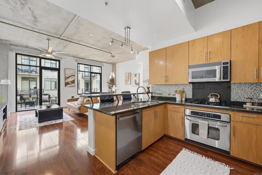 Photo of Listing #PTP2602410