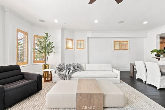143 N Arnaz Drive # 105, Beverly Hills