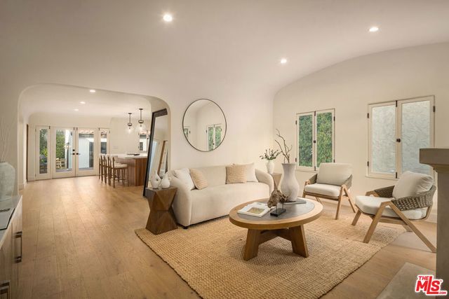 8817 Ashcroft Avenue, West Hollywood