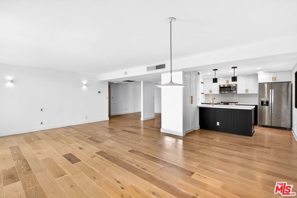 Photo of Listing #26672219