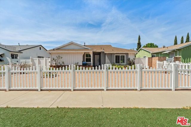 9313 Hayvenhurst Avenue, North Hills