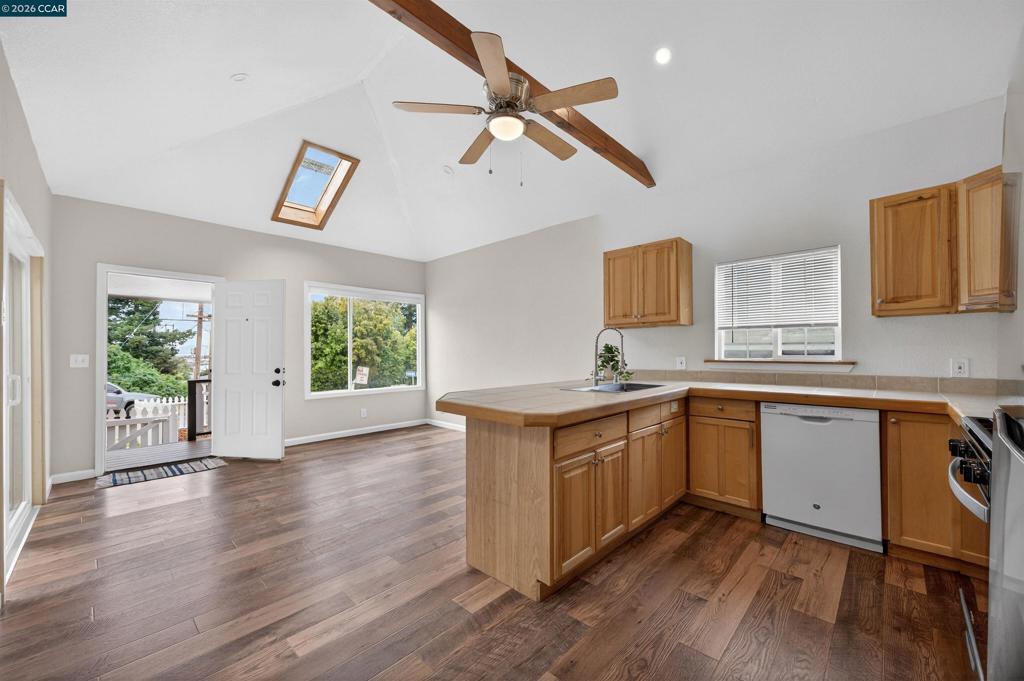 Photo of Listing #41129266