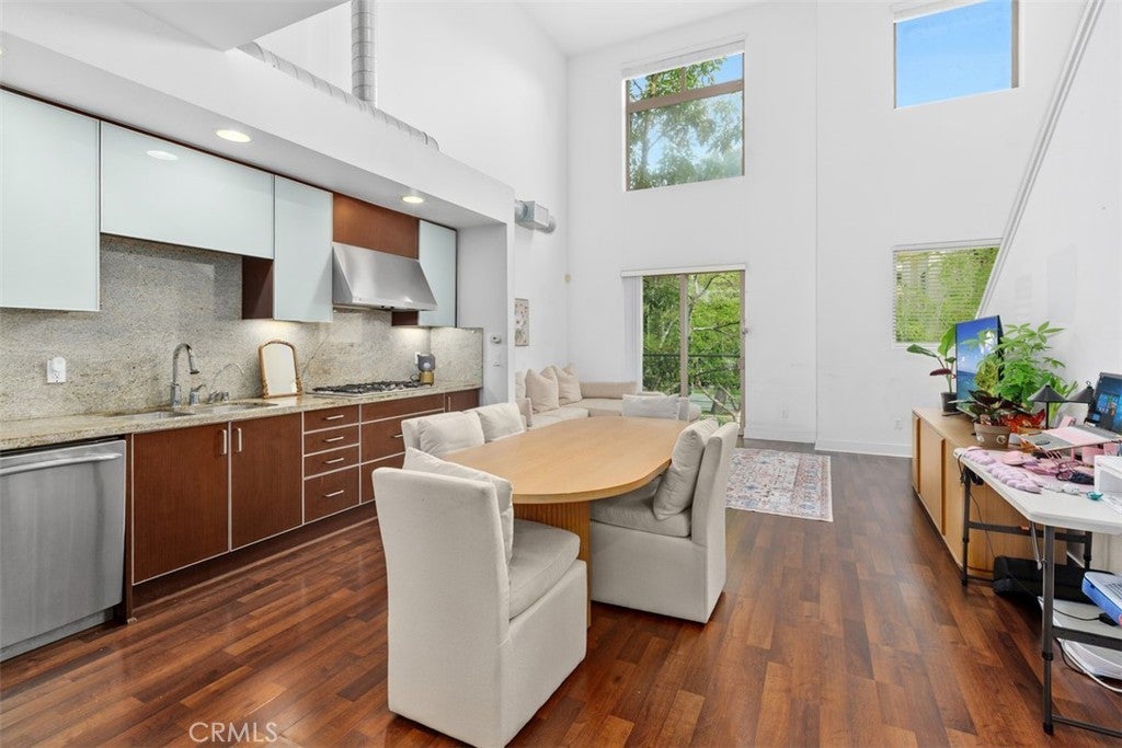 Photo of Listing #OC26070049