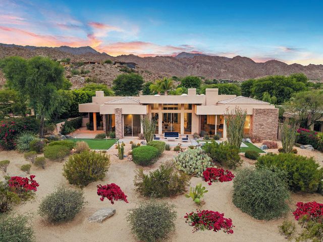 148 Menil Place, Palm Desert