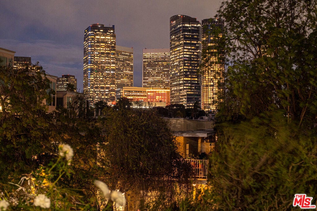 Photo of Listing #26672241