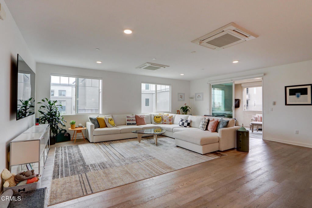 Photo of Listing #V1-35536