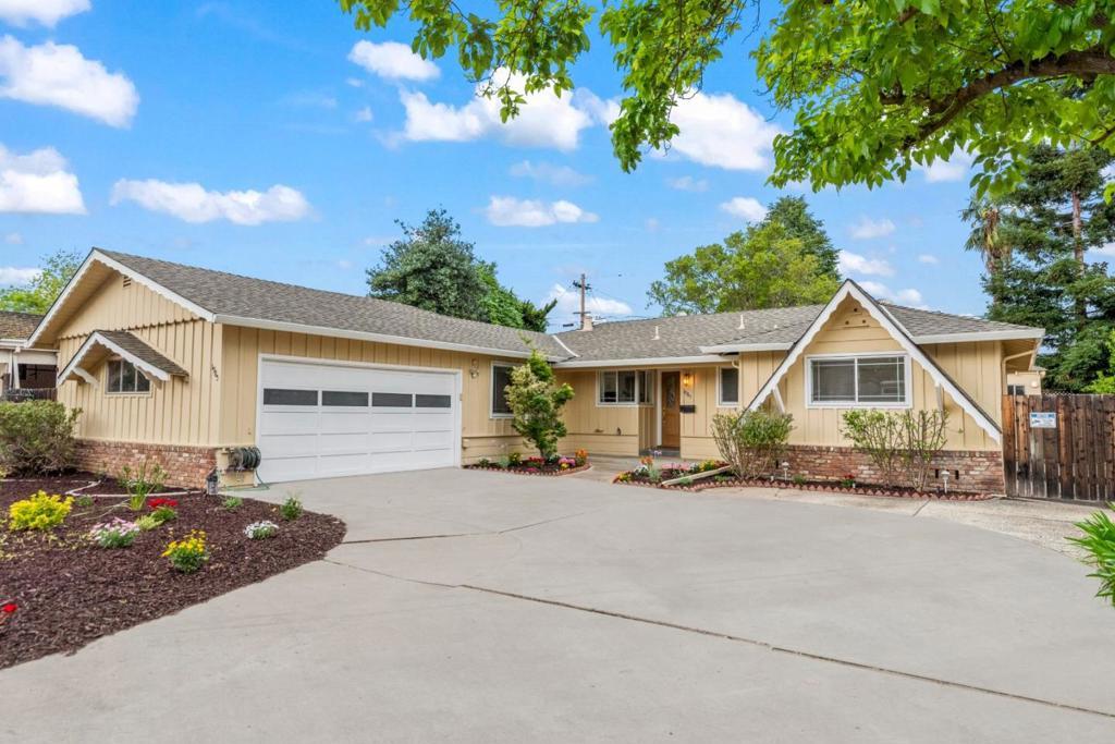 Photo of Listing #ML82039596