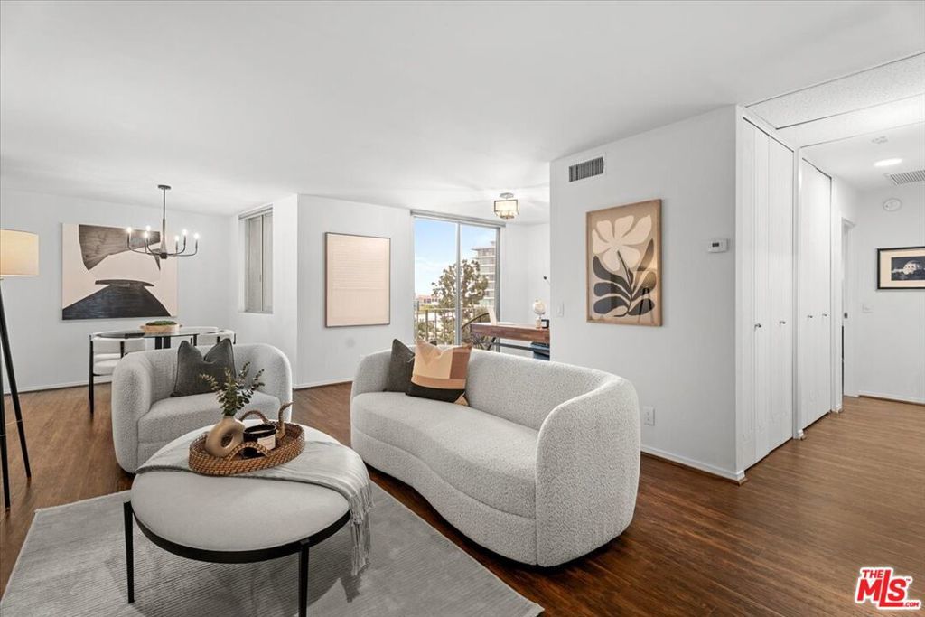 Photo of Listing #26672571