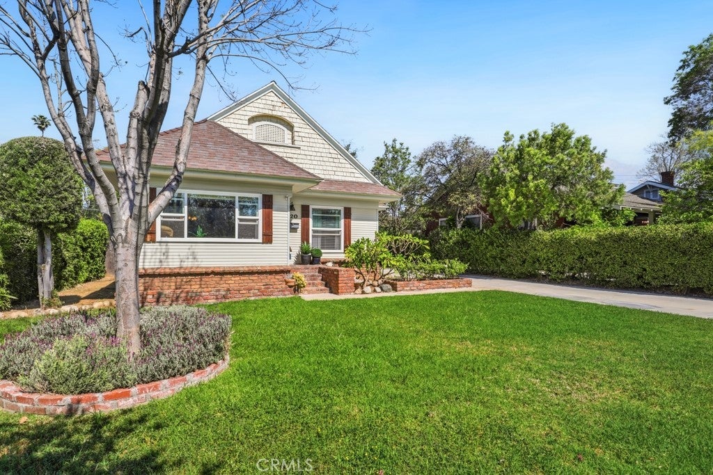 Photo of Listing #IV26067411