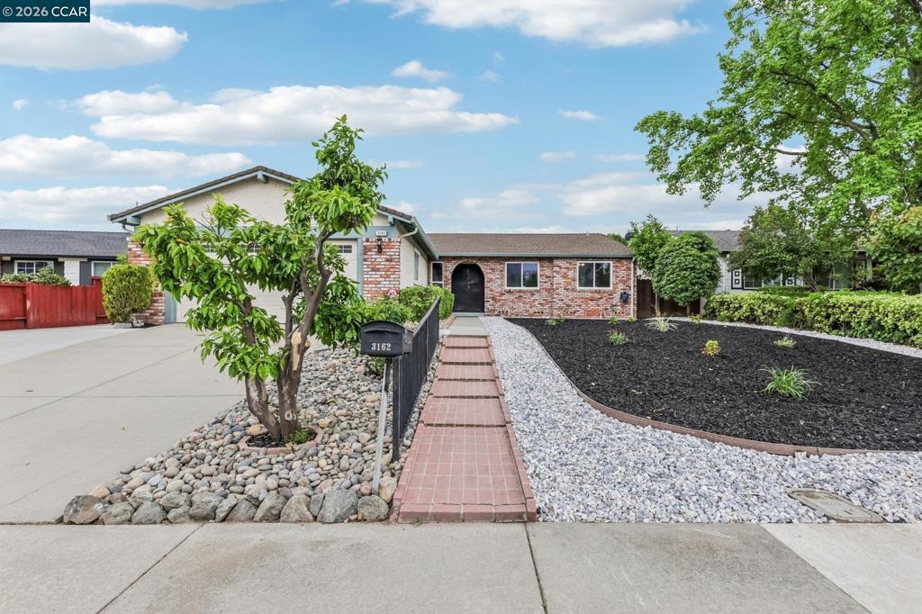 Photo of Listing #41129360