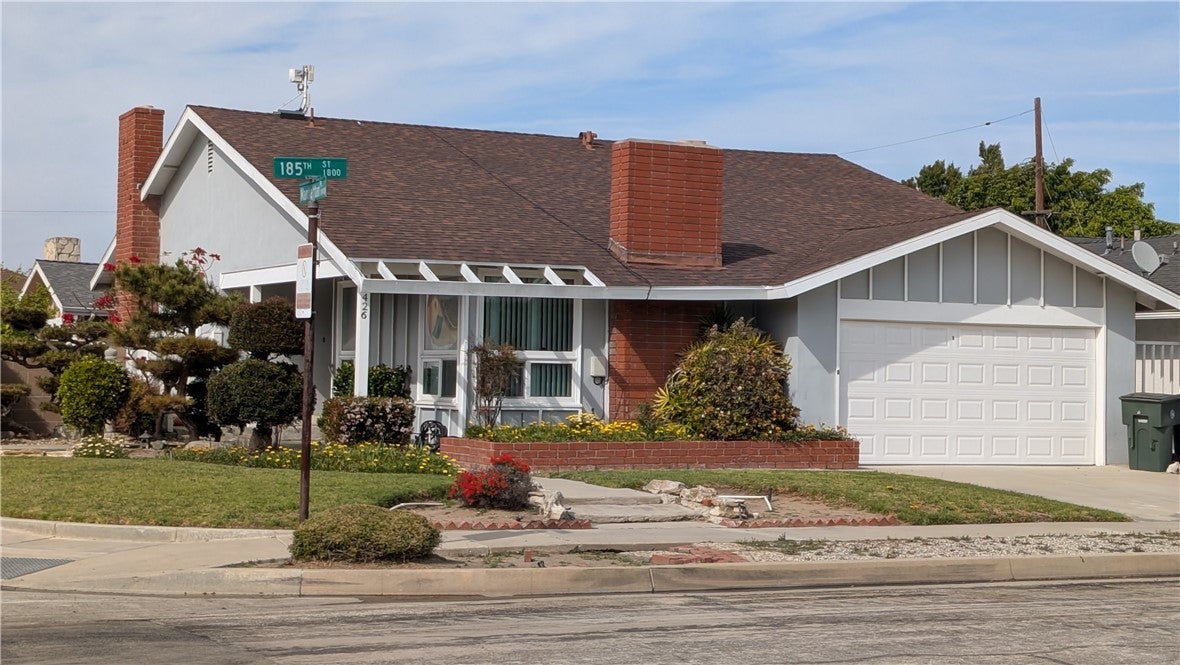 Photo of Listing #SB26070685