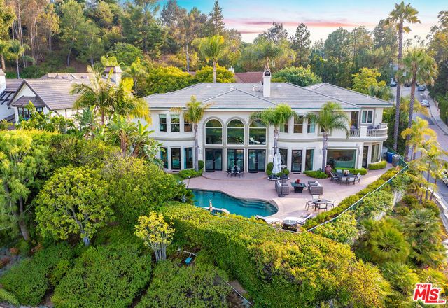 12145 Summit Court, Beverly Hills