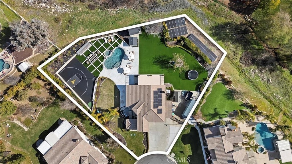 Photo of Listing #IV26069654