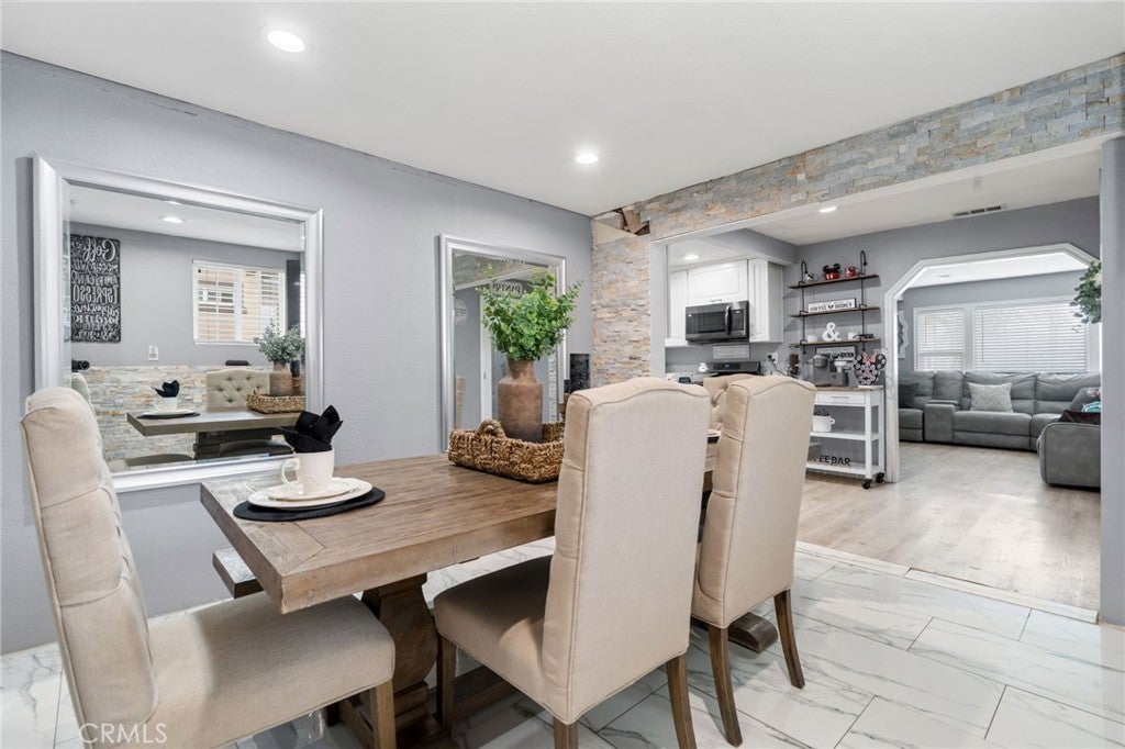 Photo of Listing #IV26070238