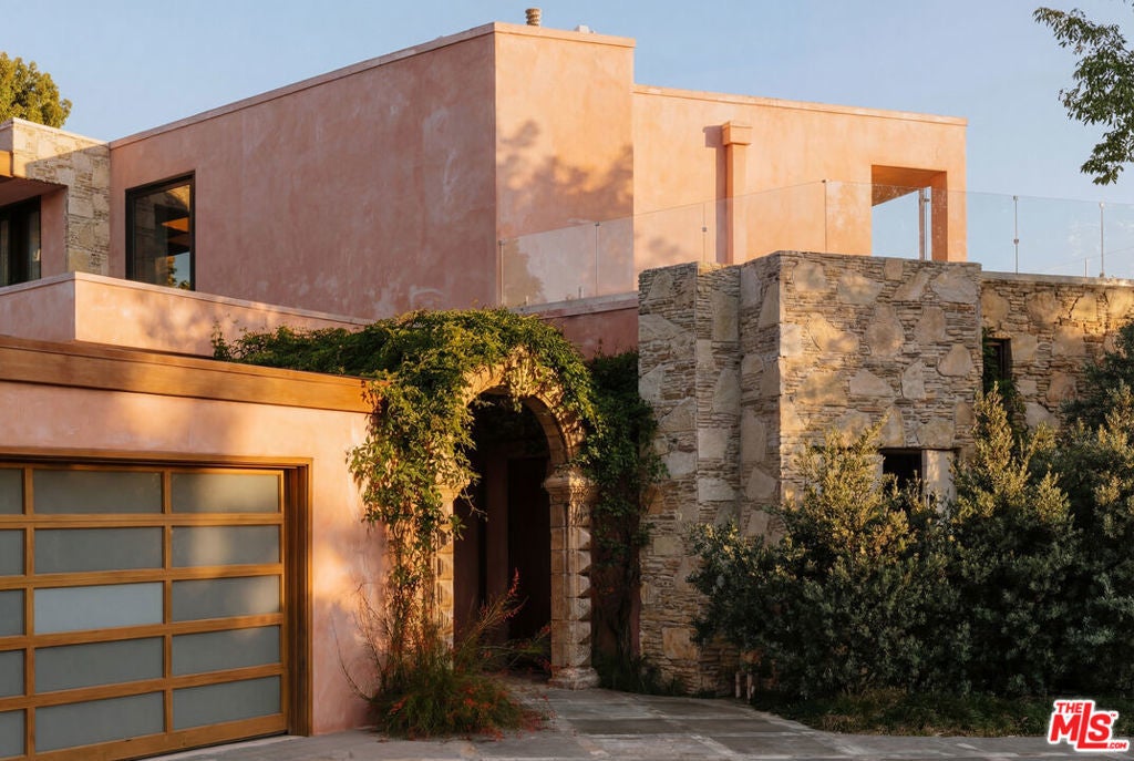 Photo of Listing #26672907