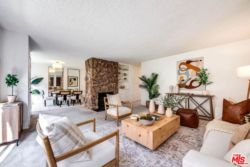 Photo of Listing #26670857