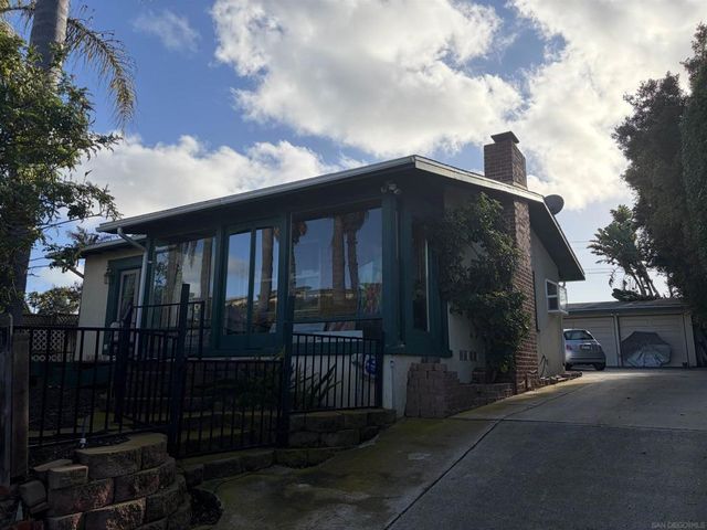 415 S Weitzel St, Oceanside