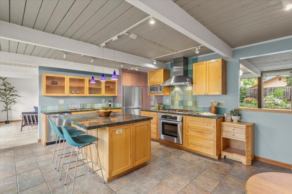 Photo of Listing #ML82041396