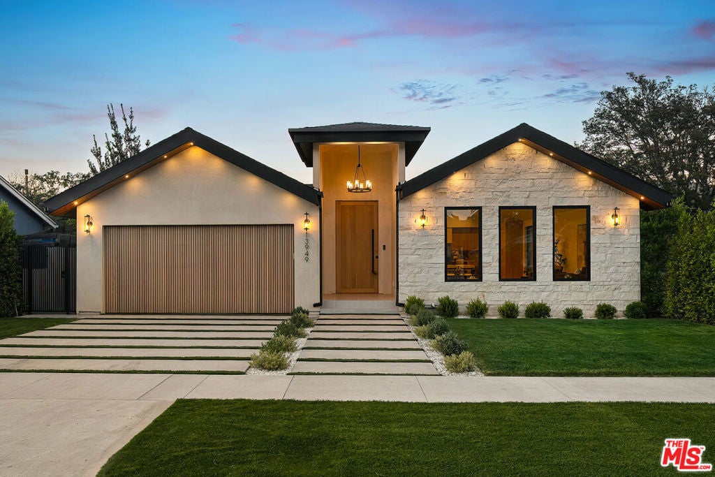 Photo of Listing #26672855