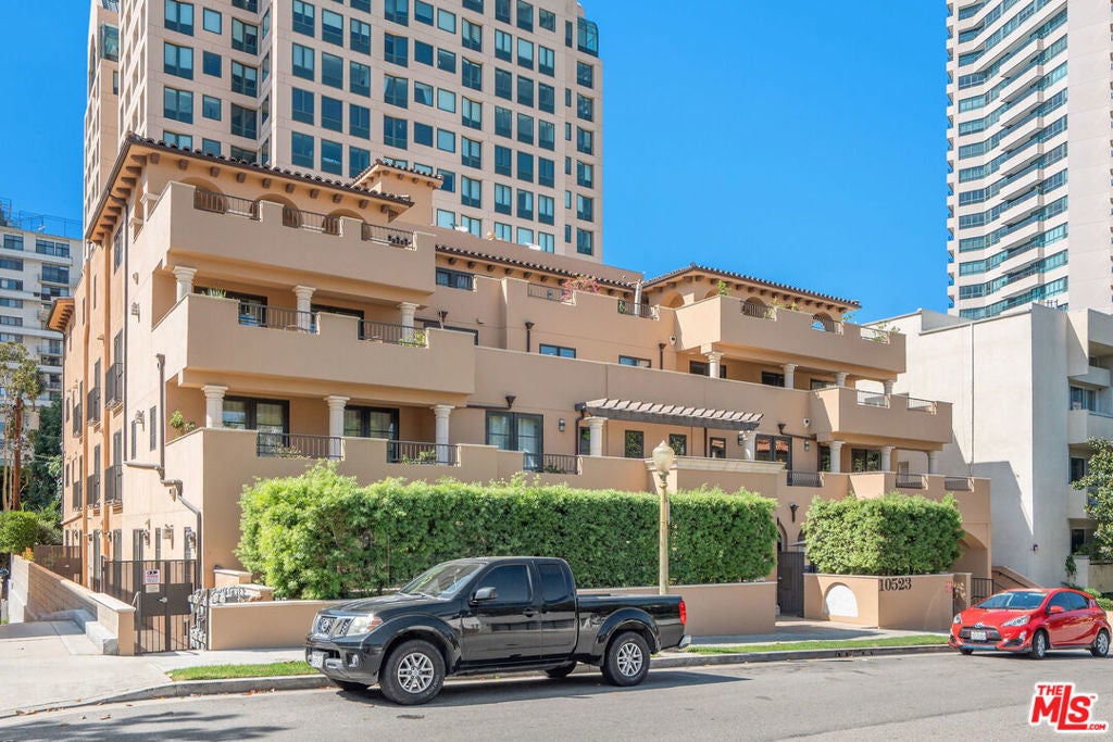 Photo of Listing #26671133