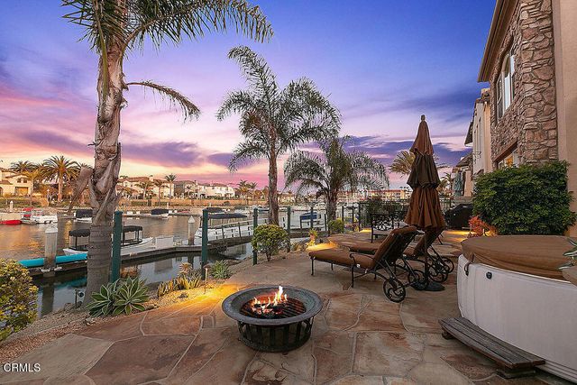1464 Twin Tides Place, Oxnard