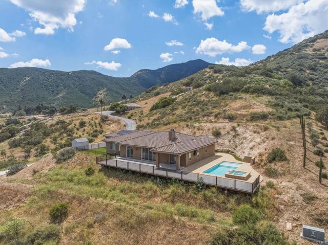 1910 Harbison Canyon Rd, El Cajon