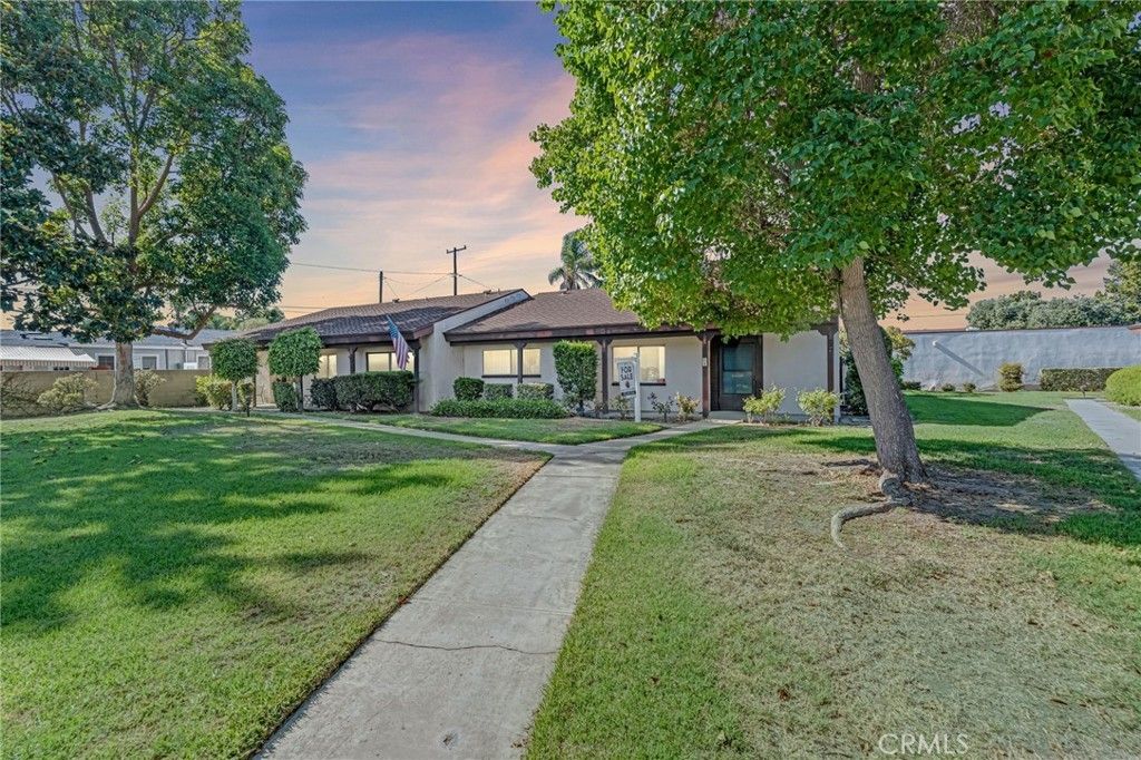 2011 W Katella, Anaheim